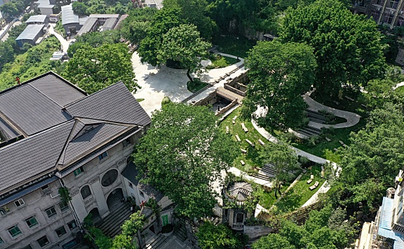 历史的在场与再生：仁爱堂·荒野花园剧场 / 道合设计