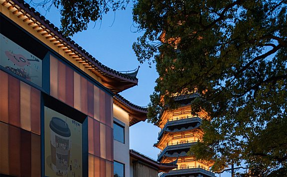 三种身份的介入—上海嘉定安亭老街 / 三益中国