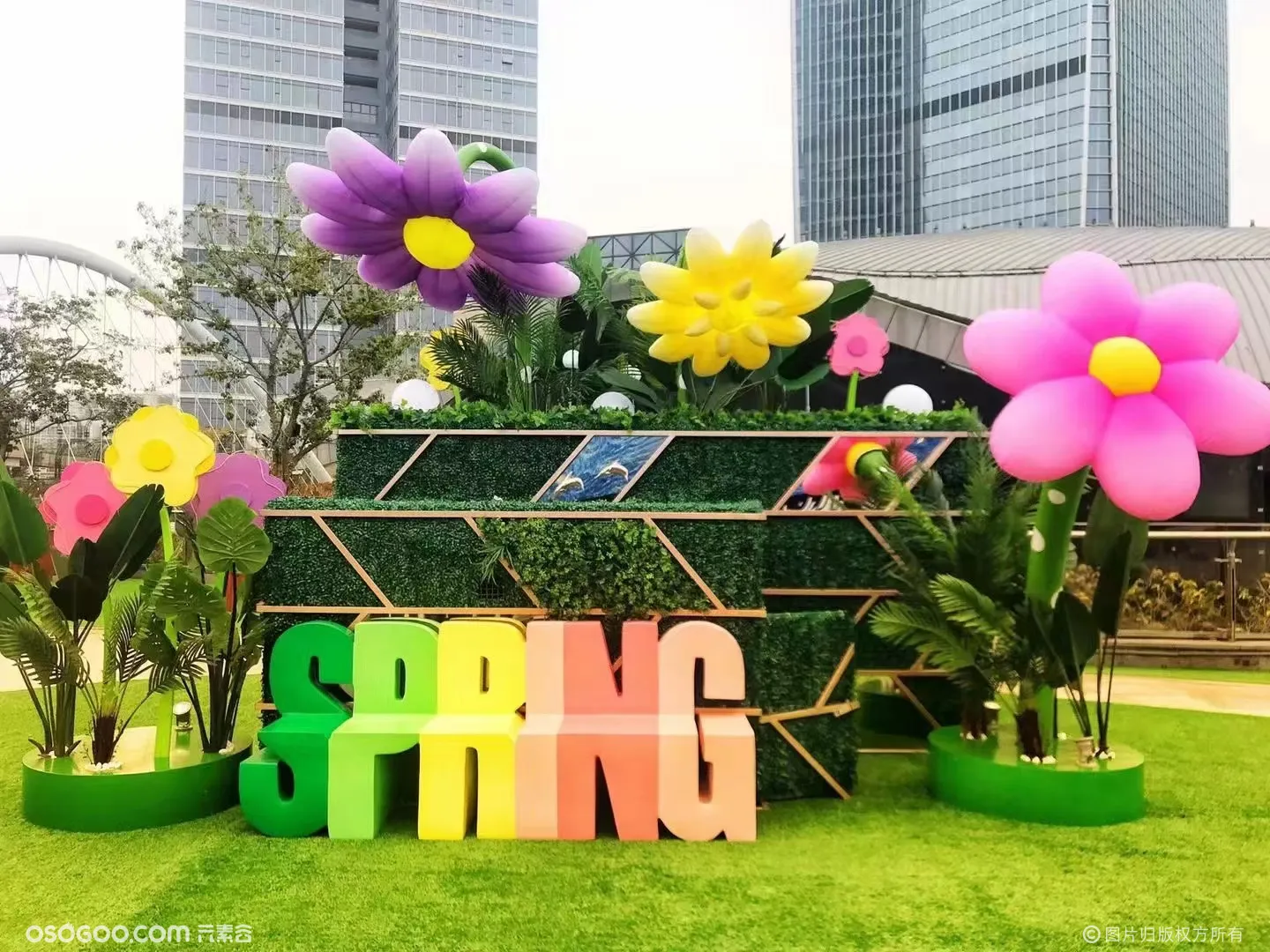 陆家嘴中心春季花朵气模展