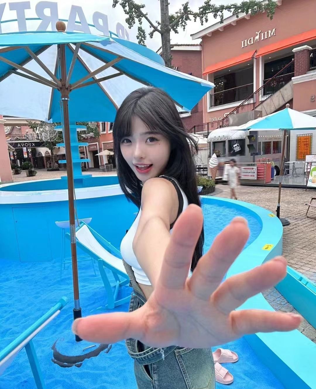 成都时代奥特莱斯夏日浪浪派对