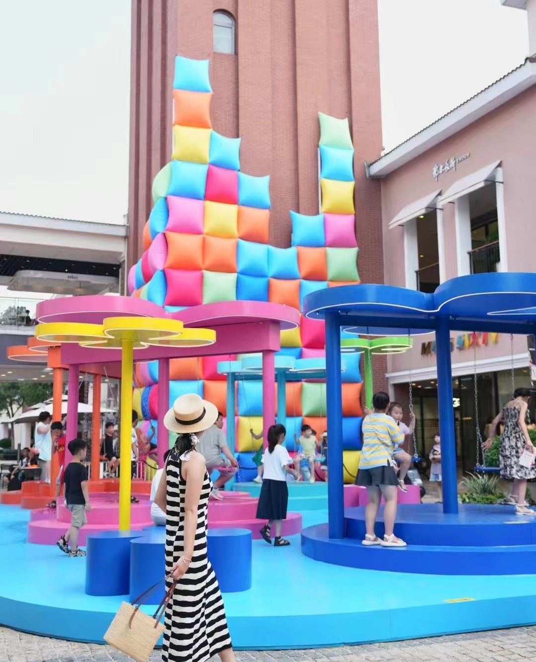 成都时代奥特莱斯夏日浪浪派对