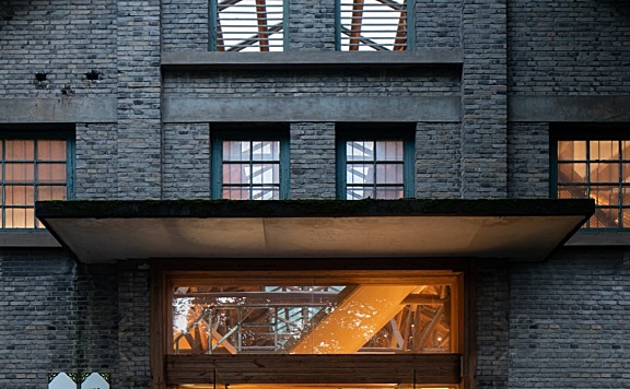 “仓中仓”媒体发布中心 – 18号军需仓库改造，杭州