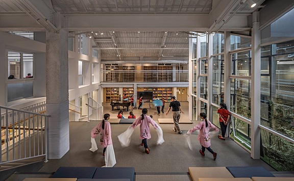 正泽学校平安里校区 / WIT方夏设计 + 北京建院